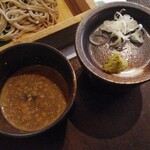 蕎麦処 くに作 - 二種類のつけ汁