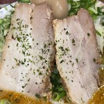 初志 麺屋 居間人 - 『水晶山ら～めん(中太麺)』のチャーシュー