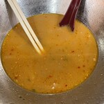 初志 麺屋 居間人 - 『水晶山ら～めん(中太麺)』のスープ