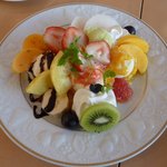 フルーツショップ＆パーラー おだわら - スペシャルフルーツミックスパフェ　1300円