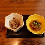 浜寿司 - 左：マグロのチョウ（胃の部分）　右：血合い