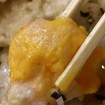 なんと生玉子の天ぷら！黄身は固まってません。