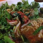 イムイェム - トムヤム麺