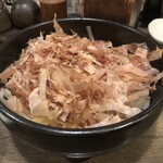 正統派室蘭焼鳥 男吉 - オニオンサラダ（500円）