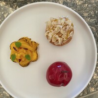 ベージュ アラン・デュカス 東京 - 