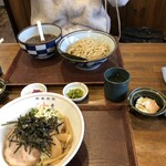 Haginomiya Seimenjo - 油そば(手前)、朝つけ麺(奥)