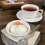 お食事処 だんらん日和 - 本日のランチ(\1,980) デザート：信州ミルクのジェラート、紅茶