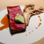 蒼 - キタコレ！！上田畜産 但馬玄 シャトーブリアン　リブロース仕立てのジュのソース　炭火焼き原木舞茸。ナイフを入れた瞬間、官能的で一生切っていたい(笑)　お腹いっぱいでも、これだけはペロッと入ってしまう、魔法のお肉。好きだぁ～!！