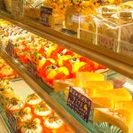 ブルームーン - いつも店内には色とりどりのケーキをたっくさんご準備しております♪