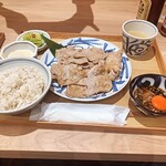 Anchisuteki Tororo Mugimeshi Butamaru - 