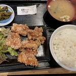 鳥楽酒場 - 鷄唐揚げ定食660円