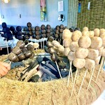 宝亭 - 黒胡麻と金胡麻の炭火焼きの団子　