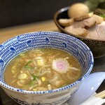 六扇堂 - ・生七味つけ麺 1,000円/税込
            ・特製盛り 200円/税込