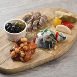 ITALIAN BAR BASIL - 前菜盛り合わせ