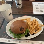 ショーグンバーガー - 肉の好きな方なら❤️、バーガーが好きな方は？と思います。アメリカンな感じではなく焼肉？な感じでした。