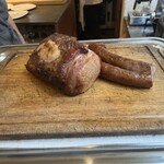 NALA - 鹿児島産黒豚のロースと自家製ソーセージの薪焼き