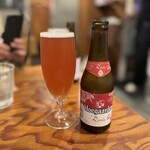 Cafe 湘南テラス - 【ヒューガルデン ロゼ】
ヒューガルデンといえば、コリアンダーシードを使ったホワイトビールですが、コレはベリー系のフルーツで甘めに仕上げたスイーツ系。