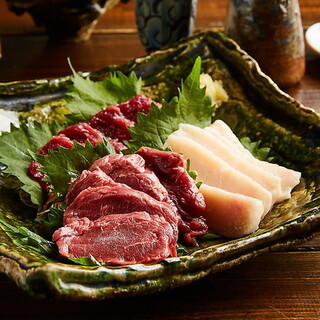 馬刺しと牛焼しゃぶ酒場 笑直や_1