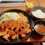 Yakiniku Marushima - 大判トンカツ定食800円＋ソース増量30円