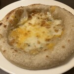 鎌倉パスタ  - クワトロチーズピザ