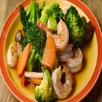 Stir-fried shrimp and broccoli with garlic and oyster sauce