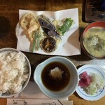 Hodaka - 天ぷら定食（¥900- ご飯大盛無料）