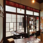 茶嘉葉 - 台湾茶館風の窓際