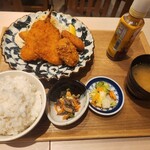 炭火焼鳥と定食 カドクラ食堂 - ミックスフライ定食 店内綺麗でボリュームもあり良かったです。飲むのも食べるのも使いやすいお店です。電子マネー可。