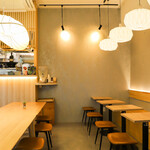 Suphab Thai Modern Cafe - テーブル席