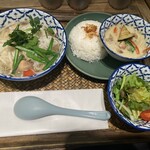 Toukyou Gapao - 選べるハーフ&ハーフセット（タイ式フォー、鶏肉と茄子のグリーンカレー）