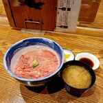 くまげら - 和牛ローストビーフ丼 2200円