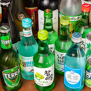 在南韓很受歡迎的燒酒和自家制梅酒等!豐富多彩的飲料菜單