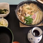 道の駅 なるさわ 軽食堂 - 全景「鍋焼きうどん」　待つ。