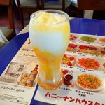 ハニーナンハウス - Cおすすめランチ［ソフトドリンク（マンゴーラッシー）］
