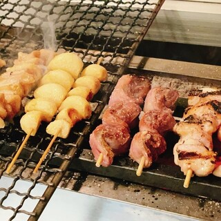 We use Daisen chicken for our special Yakitori (grilled chicken skewers)! Fresh chicken sashimi is also very popular.