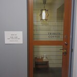 TRIBUTE COFFEE - お店の入口