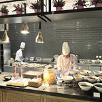 Saphire - Plaza Premium Lounge - オープンキッチンでシェフが作ってくれる