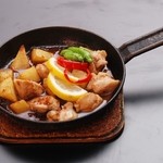 タイコバン - 日向鳥とじゃがいもの鉄板焼き