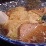 肉厚わんたん麺と手作り焼売 ら麺亭 - このワンタンが絶品！これはすごい◎