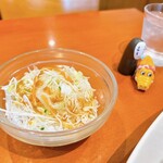 tri cafe - サラダは、あまりオリジナル感はないけど
野菜があるだけで嬉しいですよ
