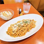 tri cafe - ナポリタンのランチ 1150円
※サラダとドリンク付き