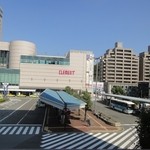 阿波の彩り びざん - 窓側の席から見る徳島駅ビル