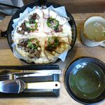 風遊斎 - 麺ピザのアップ