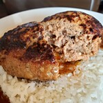 欧風カレーKEN - しっかりめのハンバーグは300㌘！