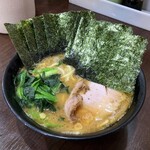 ラーメン 杉田家 - ラーメン860円麺硬め。海苔増し80円。