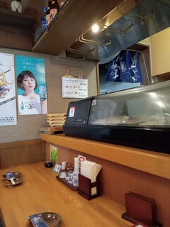 h Izakaya Umi - 店内