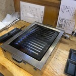 立喰い焼肉 治郎丸 - 焼き台