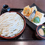 手打ち藤うどん - 野菜天せいろうどん（880円）＋大盛り（100円）