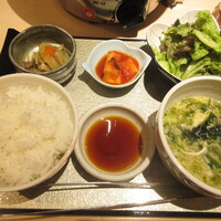 牛刺しと焼肉 仔虎 クリスロード店 - 