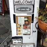 La cour cafe - 外の看板